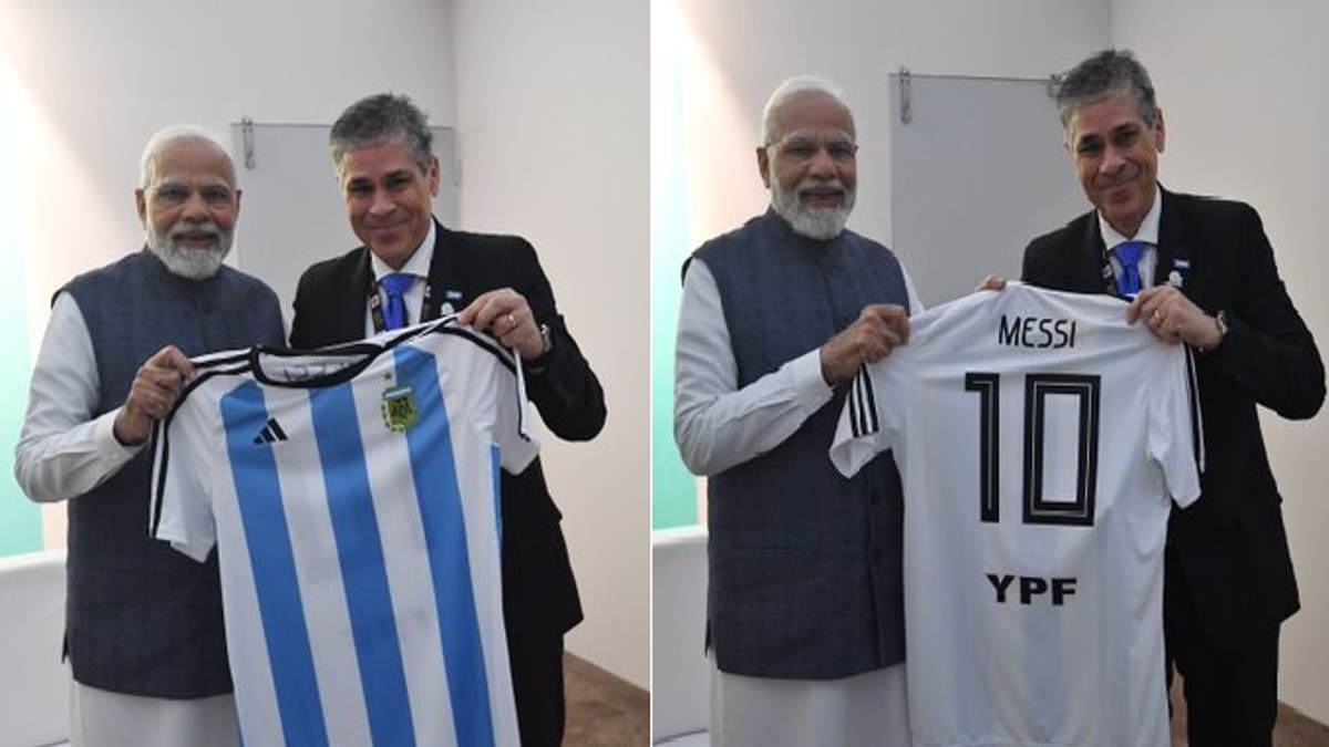 Pm Modi receives lieonel messi tshirt
