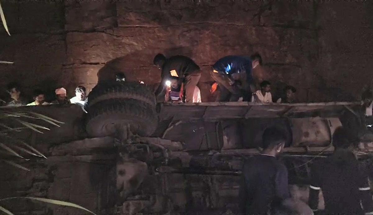 Chhattisgarh: 12 Killed, 14 Injured After Bus Falls Into Soil Mine Pit In Durg