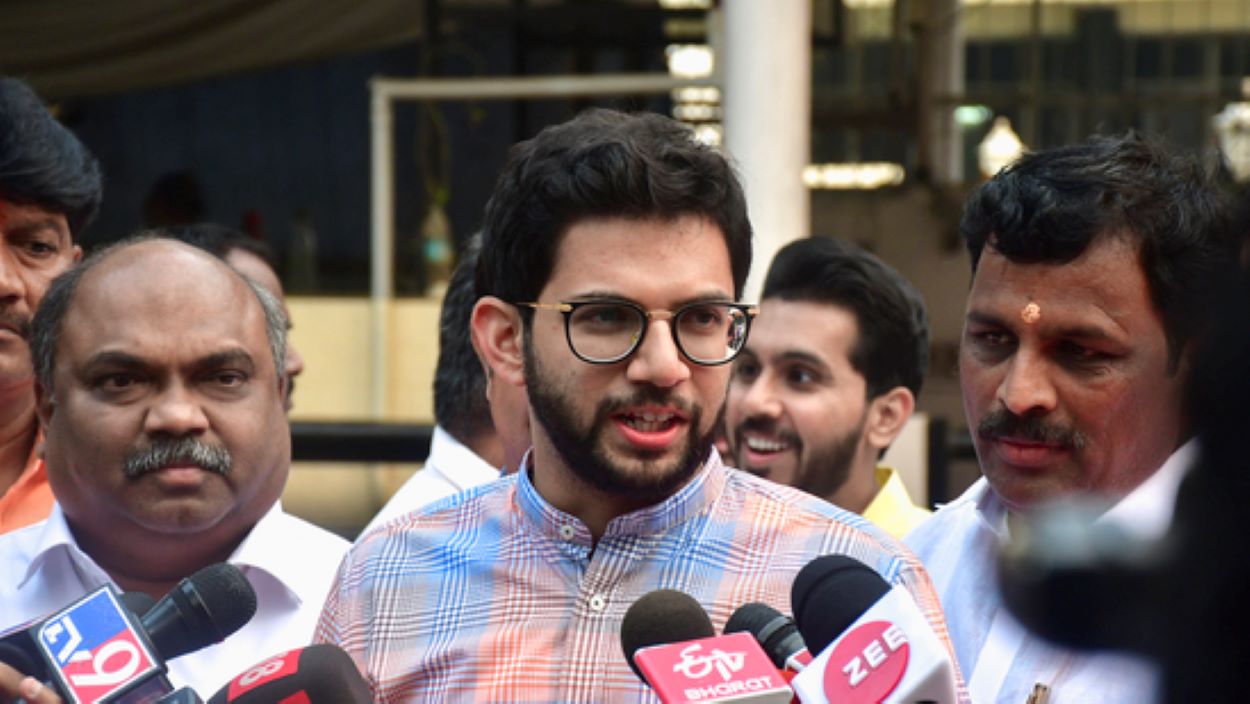 Shivsena (UBT) leader Aaditya Thackeray along with party leaders