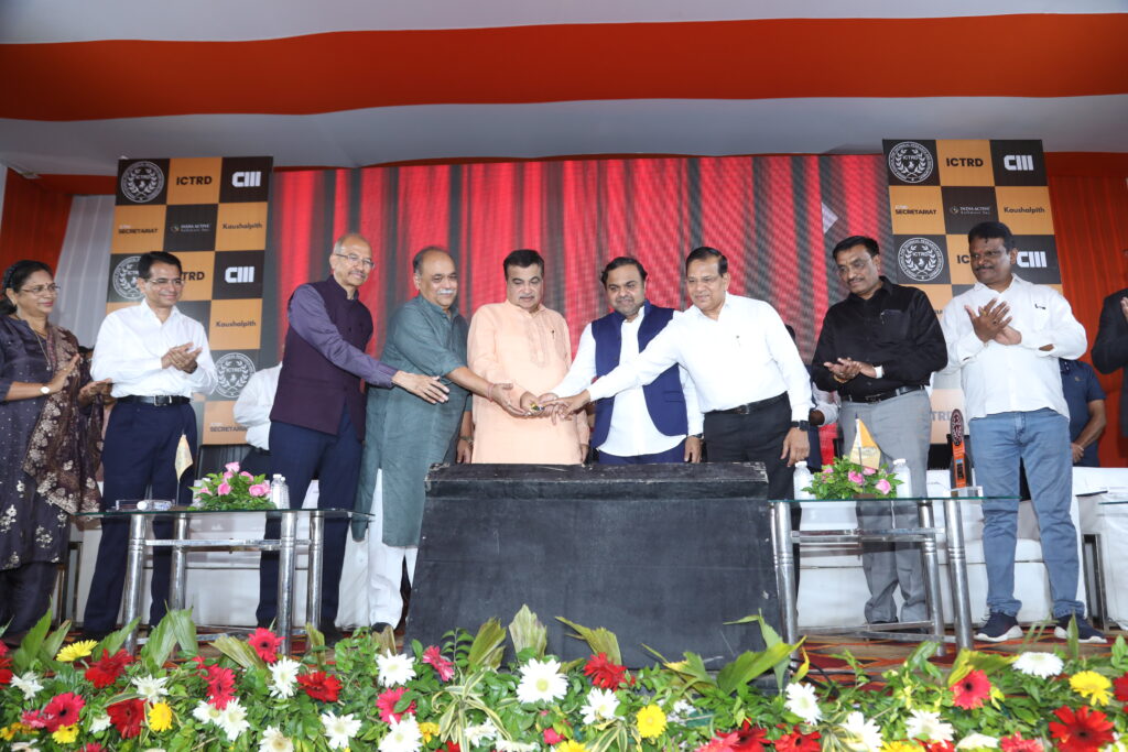 Current image: Shri Nitinji Gadkari performing the traditional lamp lighting along with Dr. Ketan Mohitkar during the inauguration of the ICTRD Secretariat and Incubation Centre