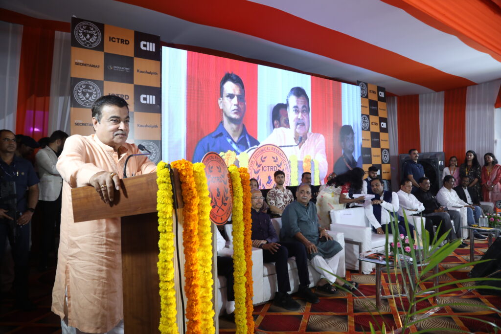 Nitin Gadkari addressing the attendees at ICTRD inauguration