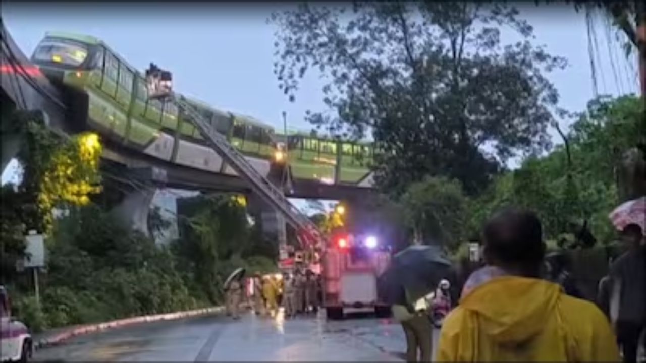 Mumbai monorail accident